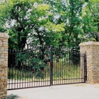 rock-column-gate